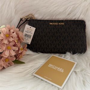 Michael Kors Jet Set Small MK Logo Convertible Wristlet Clutch Powder Blush Trim